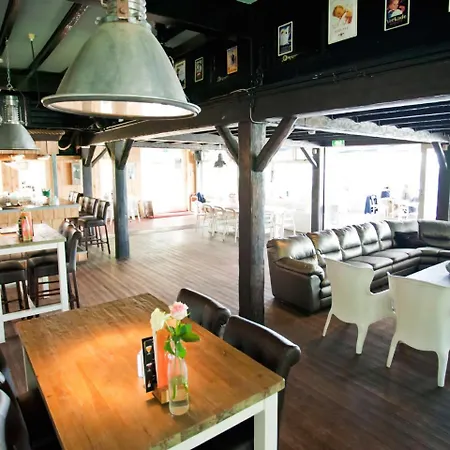 Holiday Droompark Bad Hoophuizen בית נופש
